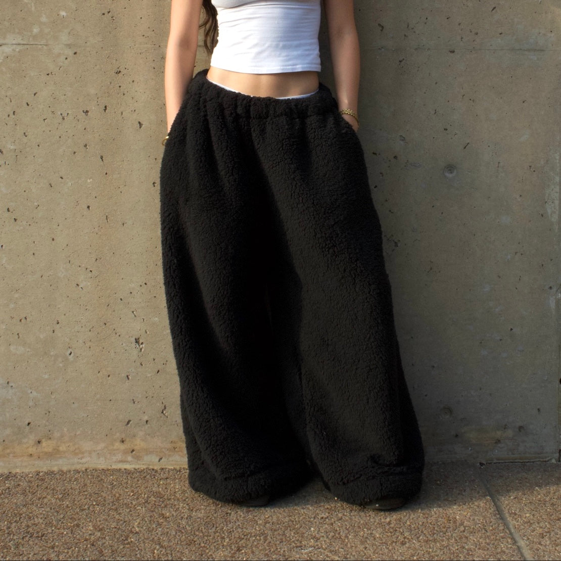 Homebody Full Sherpa Sweatpants - Black - Size Small